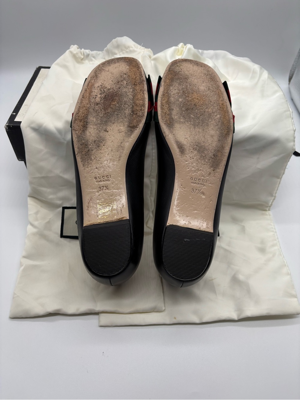 Gucci Black Leather Ballet Flats with Green and Red Ribbon Bow - Picture 7 of 9
